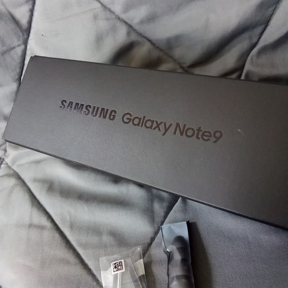 NO PHONE Samsung Galaxy Note 9 128 GB Box with Manual & Spare Parts 2018 - Picture 6 of 11